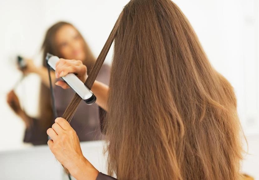 آخرین مرحله صاف کردن موهای فر