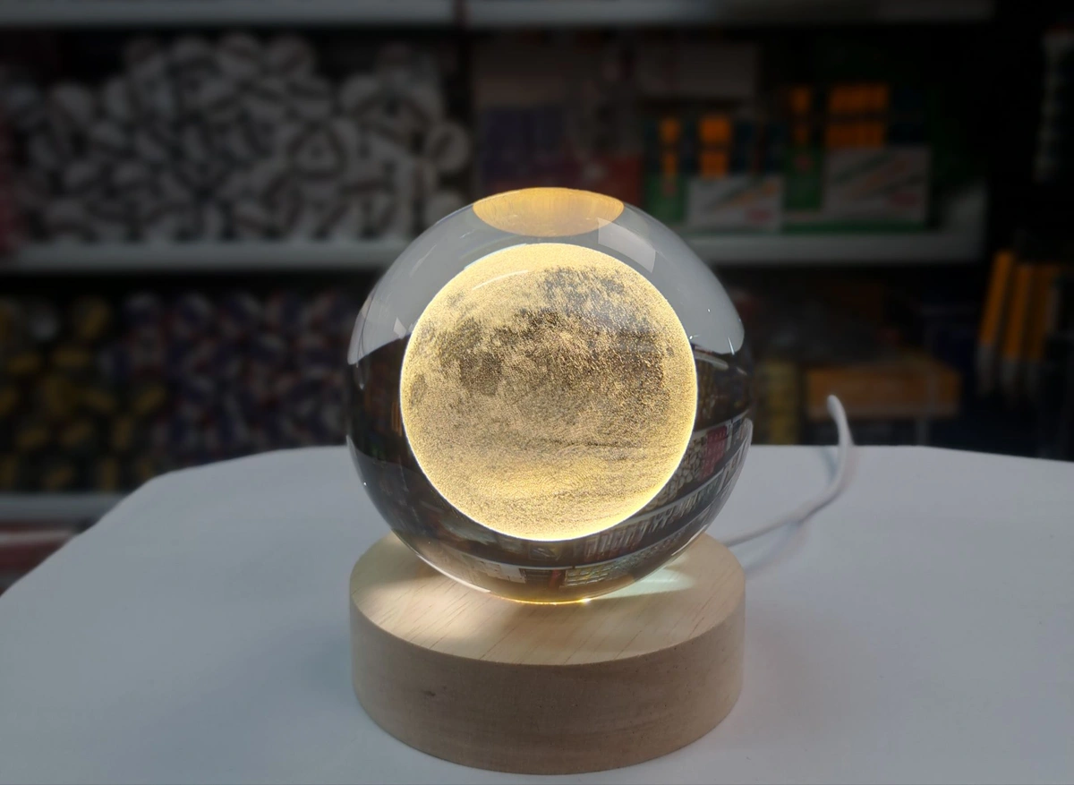 چراغ خواب گویی کره ای دارای 6 طرح و 2 سایز  متنوع