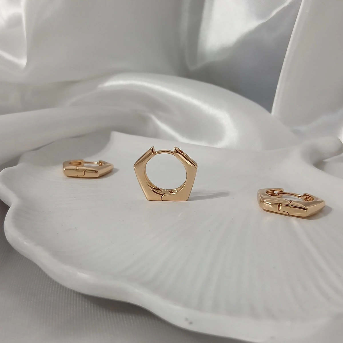 گوشواره پنج ضلعی مارک ژوپینگ