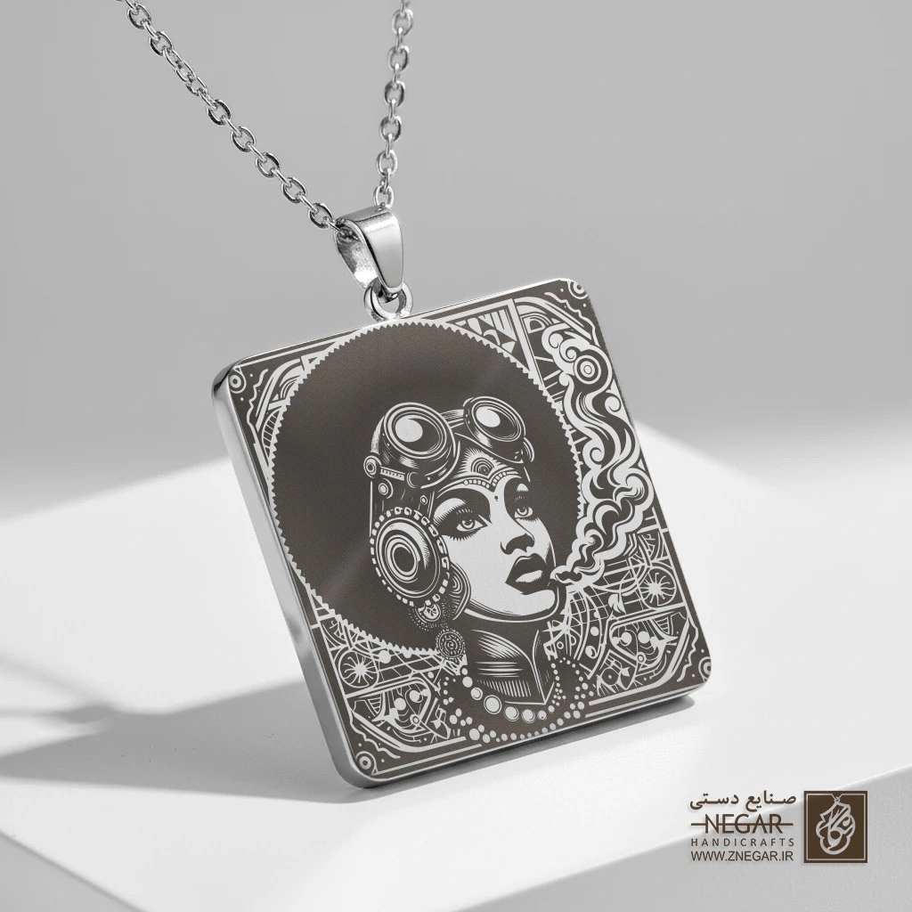 گردنبند طرح پرتره زن استیم‌پانک (نیم‌رخ) (حکاکی لیزری فایبر، مدل قاب مربع) کد 500041