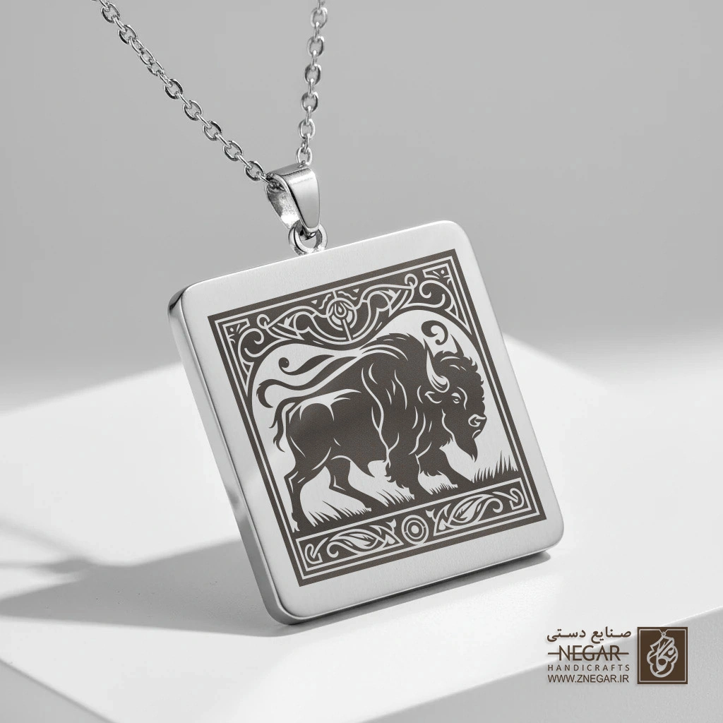 گردنبند طرح گاو وحشی (بایسون ) (حکاکی لیزری فایبر، مدل قاب مربع) کد 500064