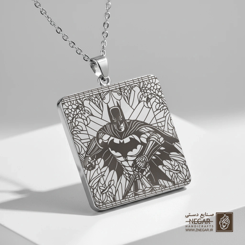گردنبند طرح بتمن (Batman) نبرد (حکاکی لیزری فایبر، مدل قاب مربع) کد 500220