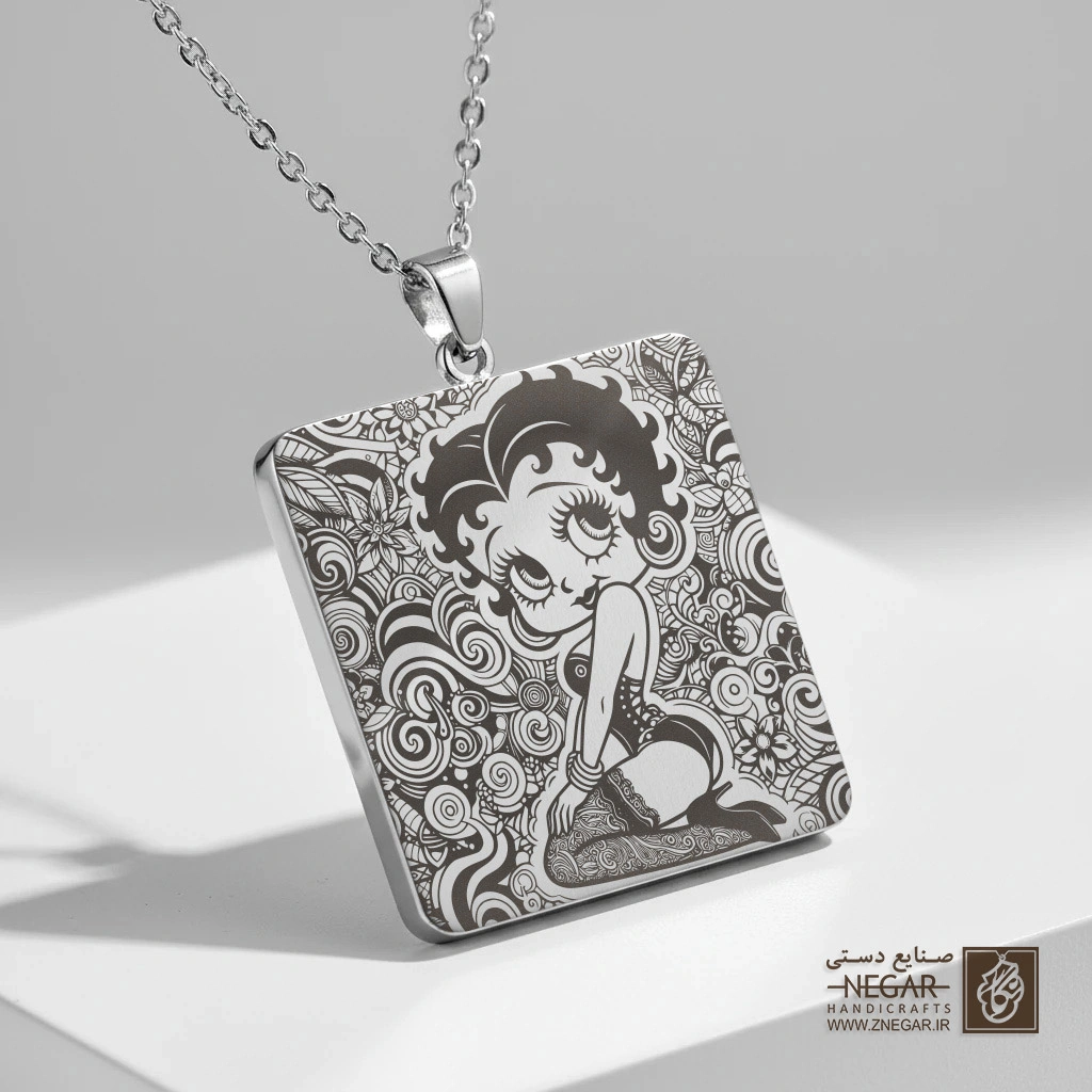 گردنبند طرح بتی بوپ (Betty Boop) (حکاکی لیزری فایبر، مدل قاب مربع) کد 500391