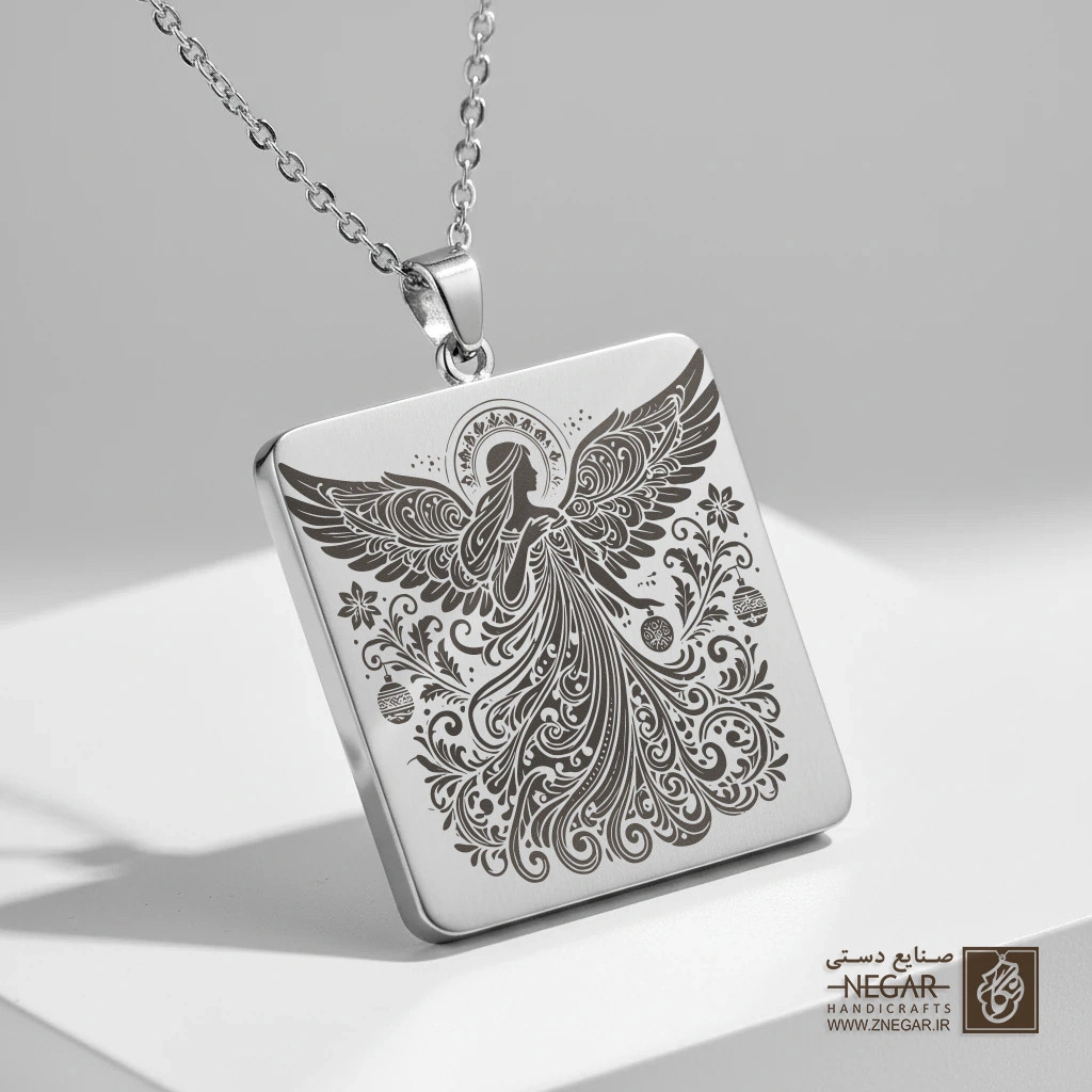 گردنبند طرح فرشته محافظ کریسمس (حکاکی لیزری فایبر، مدل قاب مربع) کد 500619
