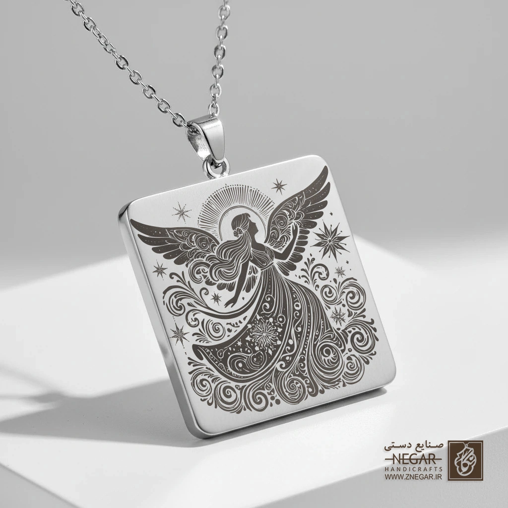 گردنبند طرح فرشته معنوی کریسمس (حکاکی لیزری فایبر، مدل قاب مربع) کد 500620
