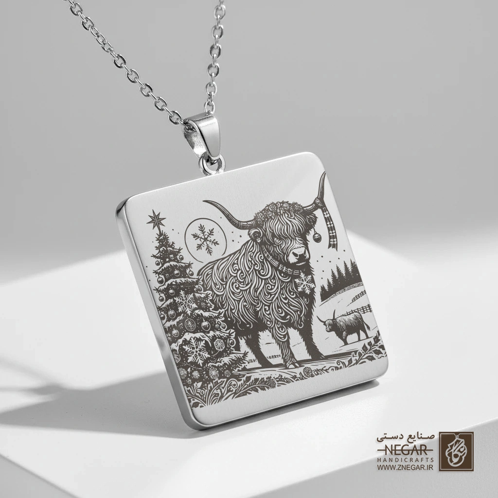 گردنبند طرح گاو هایلند در برف (حکاکی لیزری فایبر، مدل قاب مربع) کد 500629
