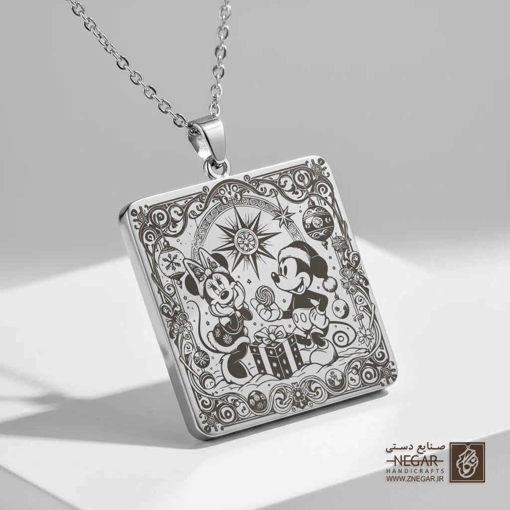 گردنبند طرح مینی موس با کادو کریسمس (حکاکی لیزری فایبر، مدل قاب مربع) کد 500633