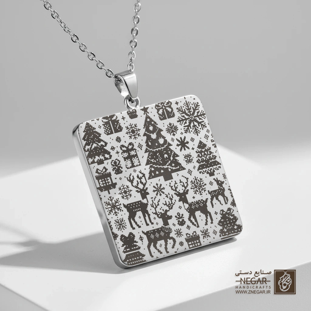 گردنبند طرح ستاره و گوزن کریسمس (حکاکی لیزری فایبر، مدل قاب مربع) کد 500644