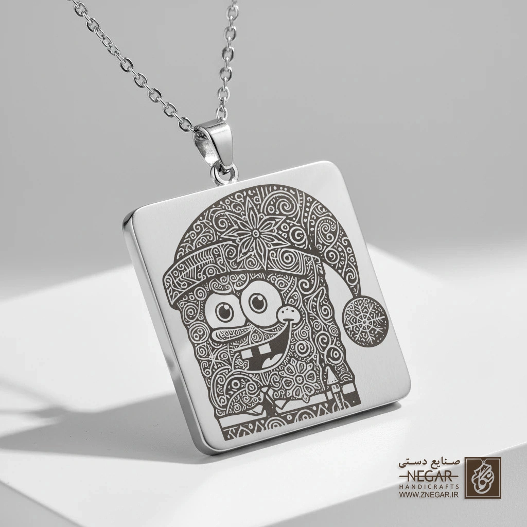 گردنبند طرح باب اسفنجی زمستانی (حکاکی لیزری فایبر، مدل قاب مربع) کد 500668