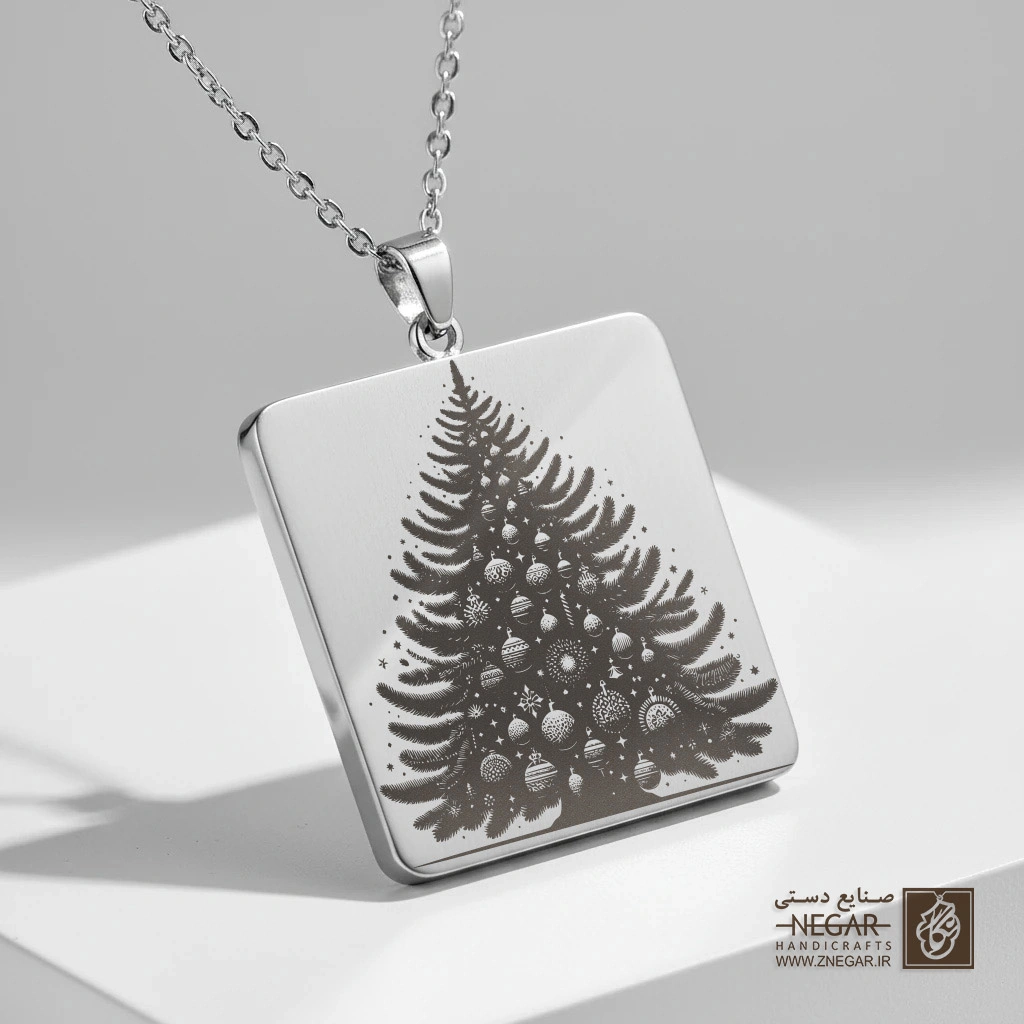 گردنبند طرح درخت کریسمس مجلل (حکاکی لیزری فایبر، مدل قاب مربع) کد 500675