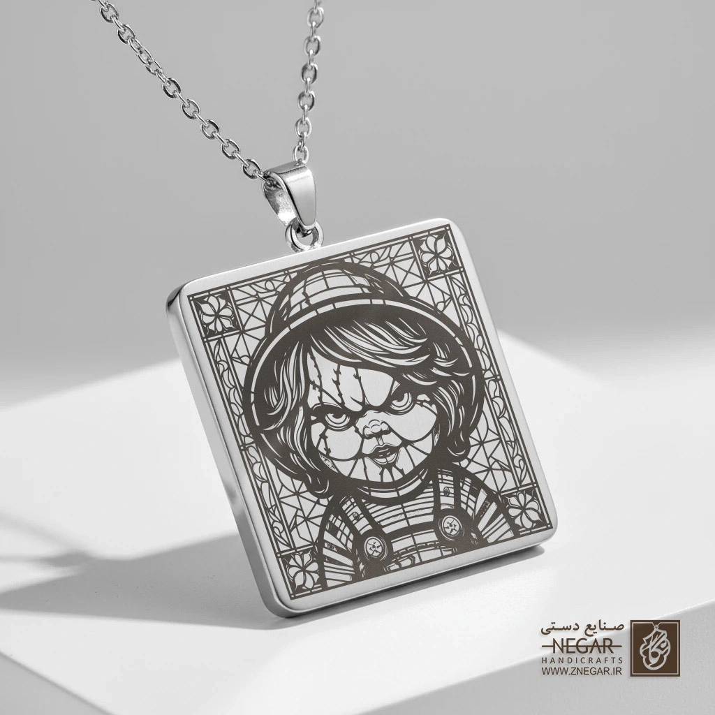 گردنبند طرح عروسک چاکی (Chucky) (حکاکی لیزری فایبر، مدل قاب مربع) کد 500683