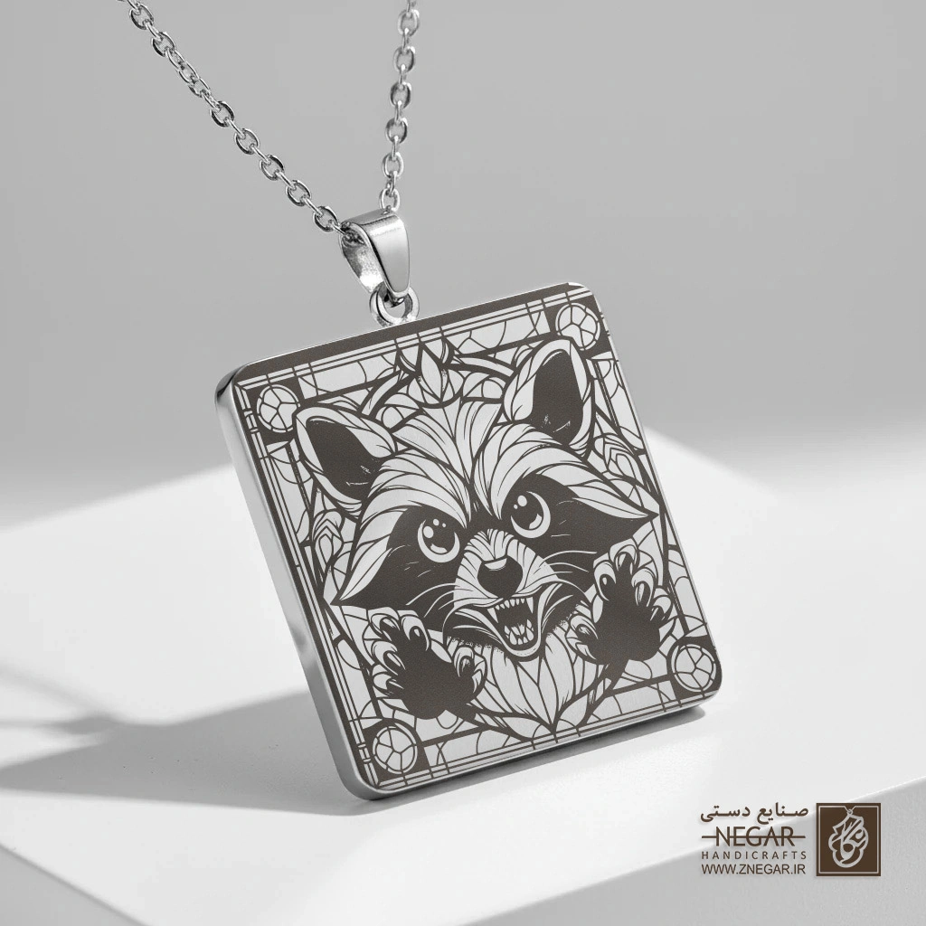گردنبند طرح راکون فانتزی (Angry Raccoon) (حکاکی لیزری فایبر، مدل قاب مربع) کد 500835