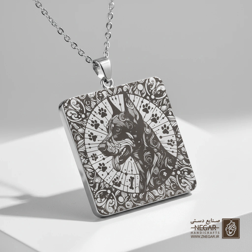 گردنبند طرح دوبرمان و ساعت کلاسیک (حکاکی لیزری فایبر، مدل قاب مربع) کد 500984