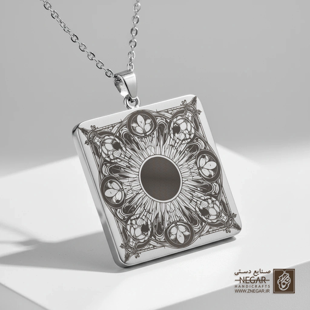گردنبند طرح خورشیدگرفتگی (Eclipse)  (حکاکی لیزری فایبر، مدل قاب مربع) کد 501065