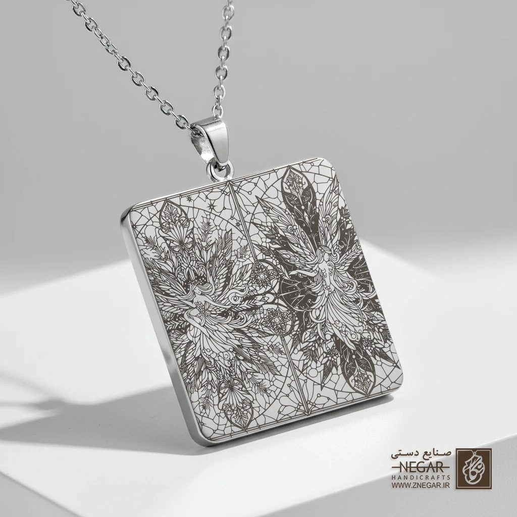 گردنبند طرح پری متقارن (ماندالا) (حکاکی لیزری فایبر، مدل قاب مربع) کد 501151