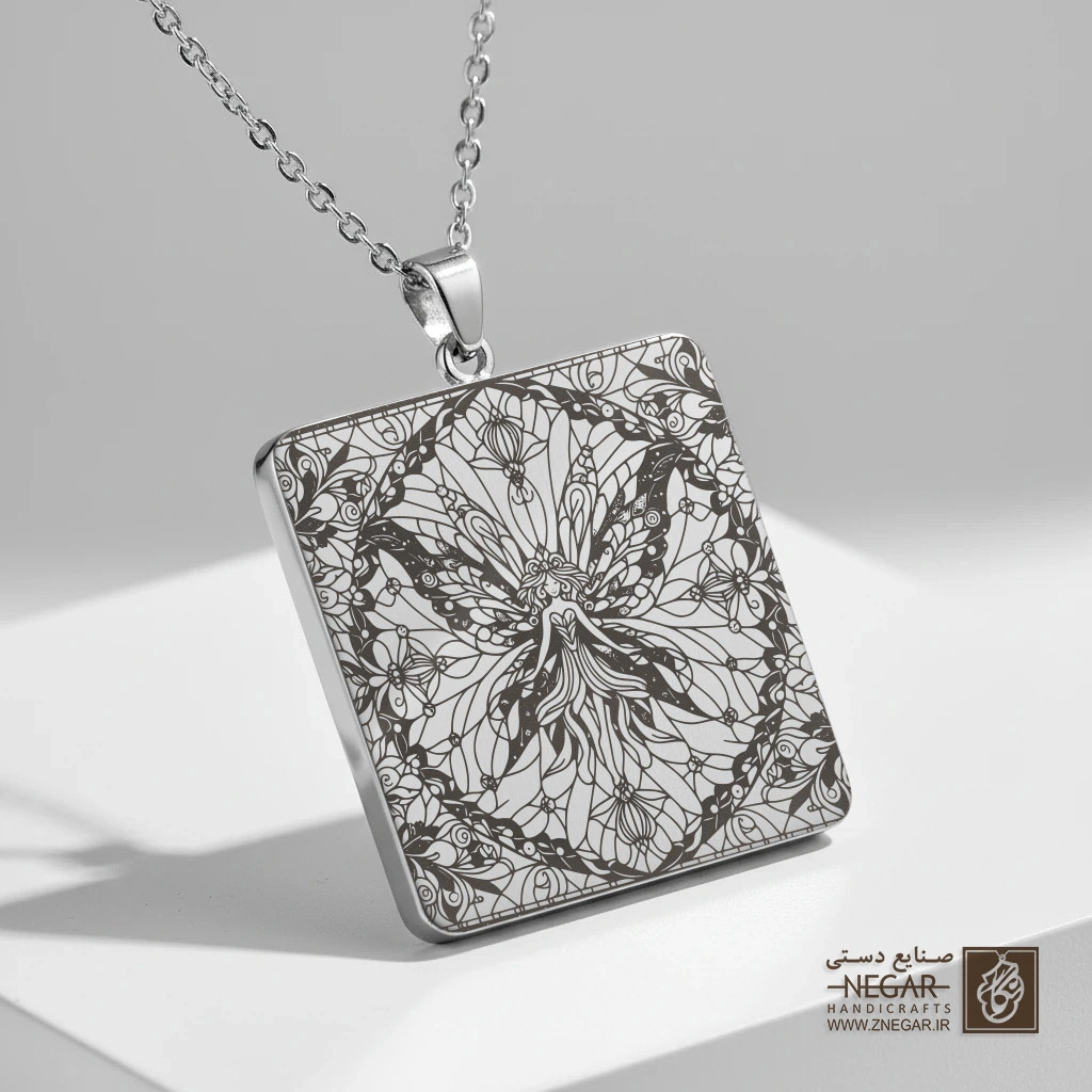 گردنبند طرح پری و نقوش ماندالا (حکاکی لیزری فایبر، مدل قاب مربع) کد 501164