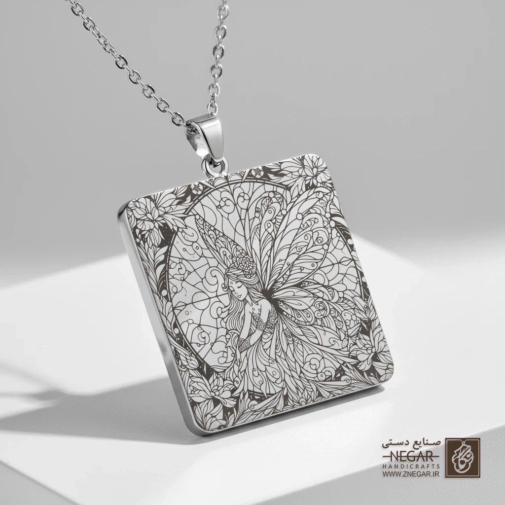 گردنبند طرح پری و نقوش انتزاعی (حکاکی لیزری فایبر، مدل قاب مربع) کد 501179