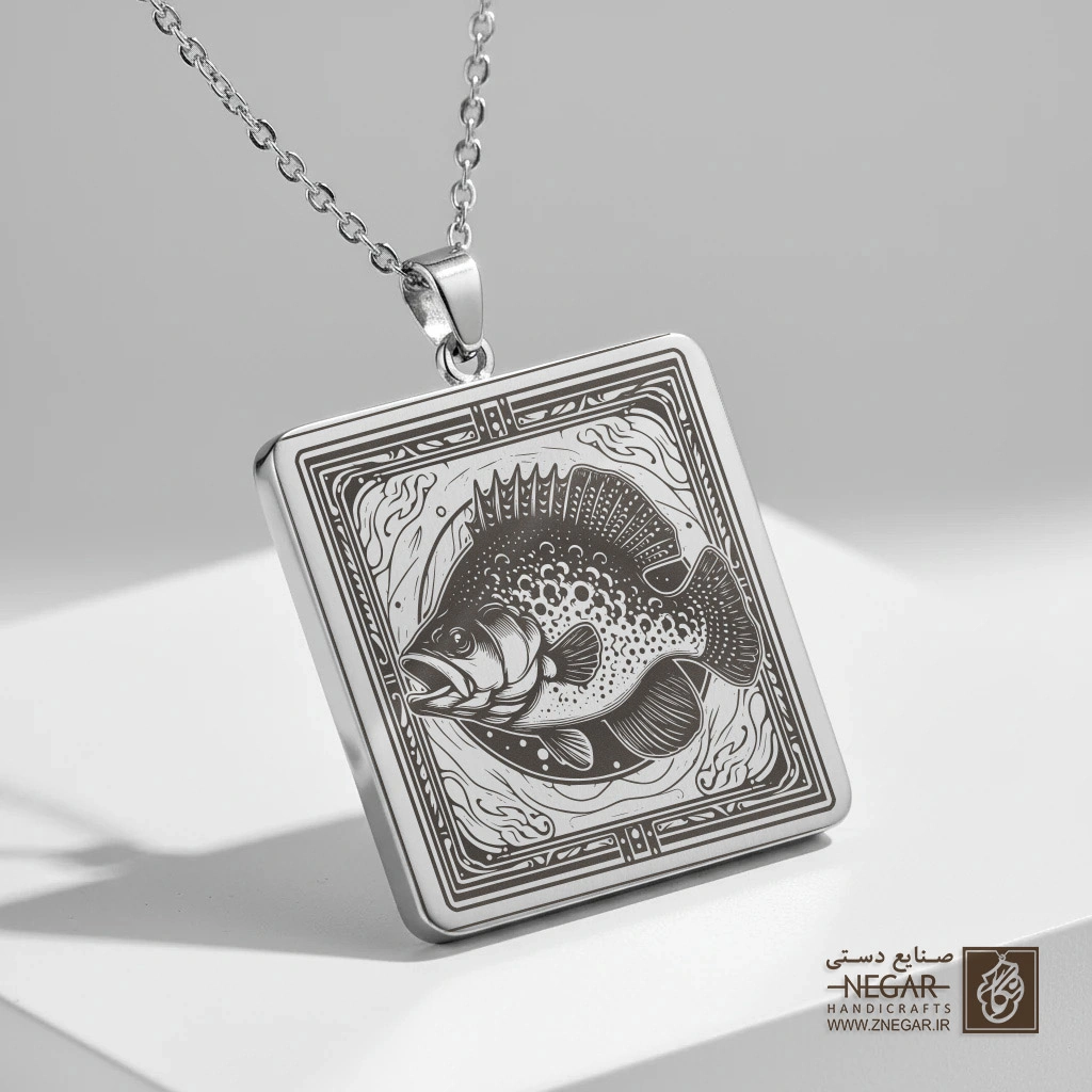 گردنبند طرح ماهی در قاب مستطیل (حکاکی لیزری فایبر، مدل قاب مربع) کد 501259
