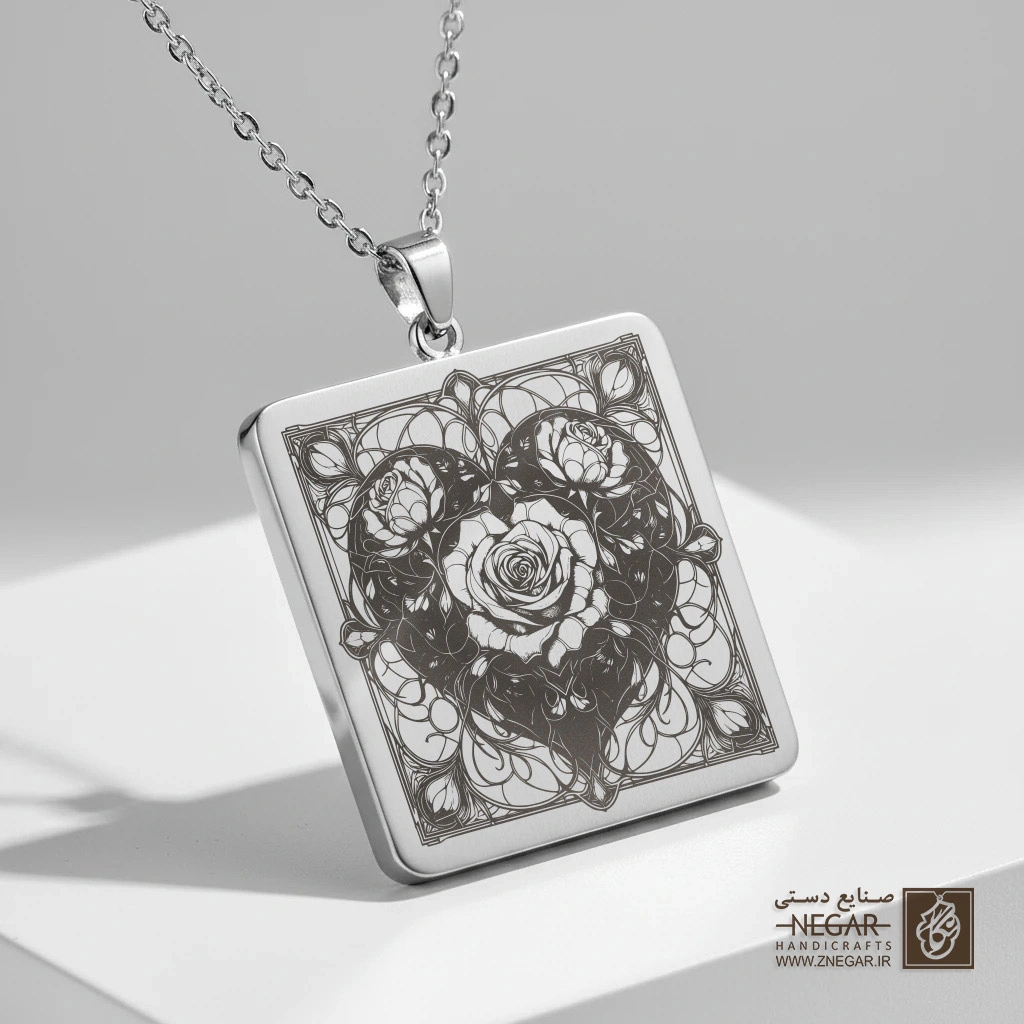 گردنبند طرح قلب تزیینی مدرن (حکاکی لیزری فایبر، مدل قاب مربع) کد 501283