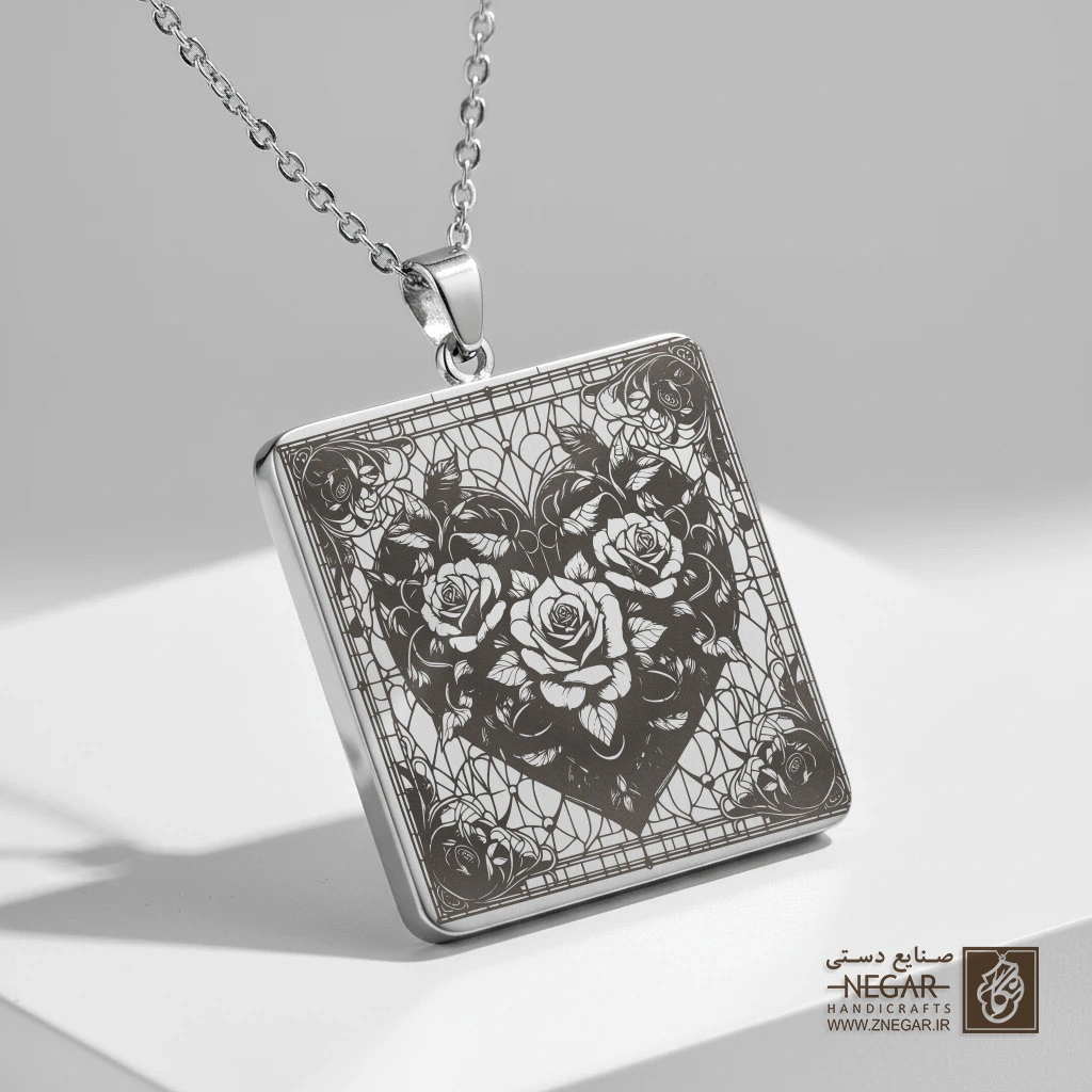 گردنبند طرح قلب و گل (کنتراست بالا) (حکاکی لیزری فایبر، مدل قاب مربع) کد 501284