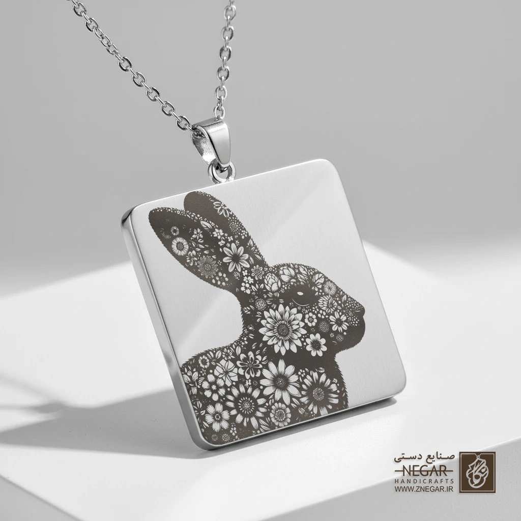 گردنبند طرح خرگوش گلی (Flower Rabbit) (حکاکی لیزری فایبر، مدل قاب مربع) کد 501285