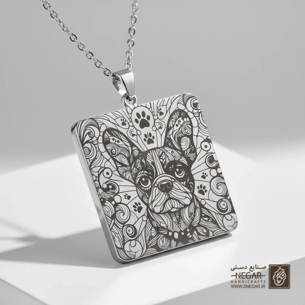 گردنبند طرح سگ فرنچ بولداگ (Frenchie) (حکاکی لیزری فایبر، مدل قاب مربع) کد 501303