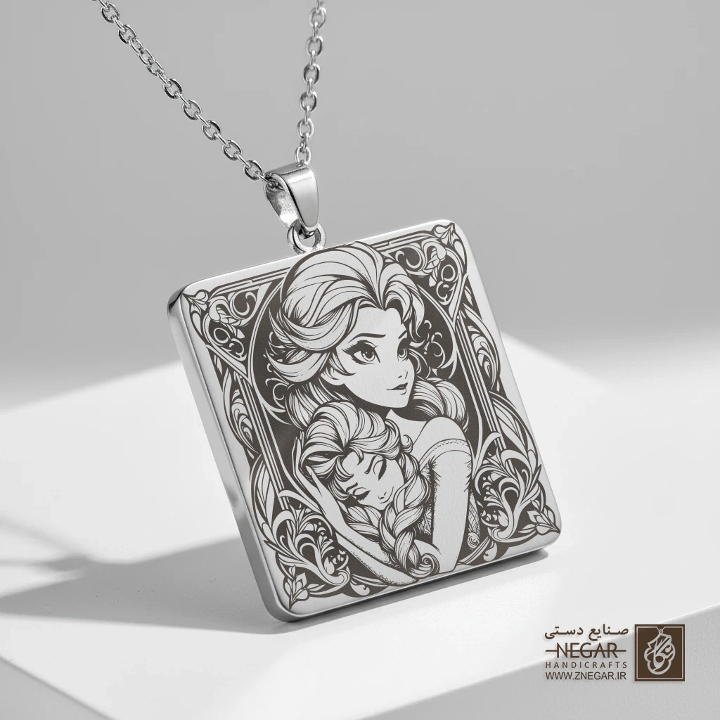 گردنبند طرح آنا (Anna) مهربان (حکاکی لیزری فایبر، مدل قاب مربع) کد 501327