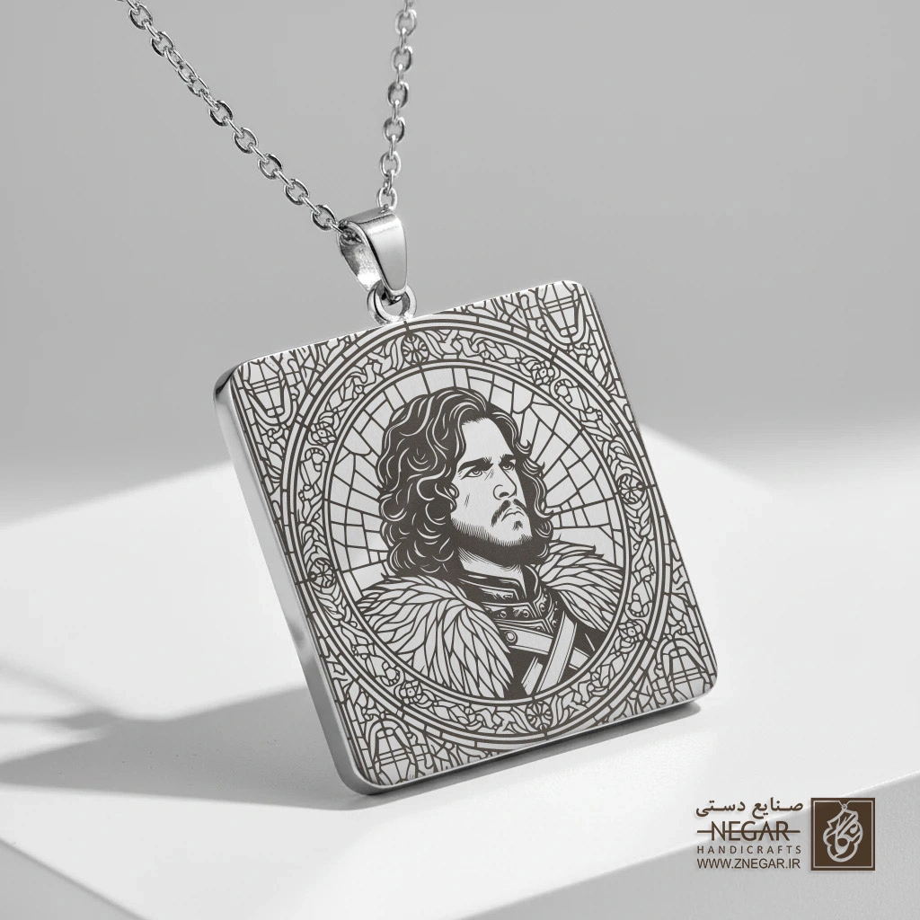 گردنبند طرح پرتره رئال جان اسنو (حکاکی لیزری فایبر، مدل قاب مربع) کد 501389