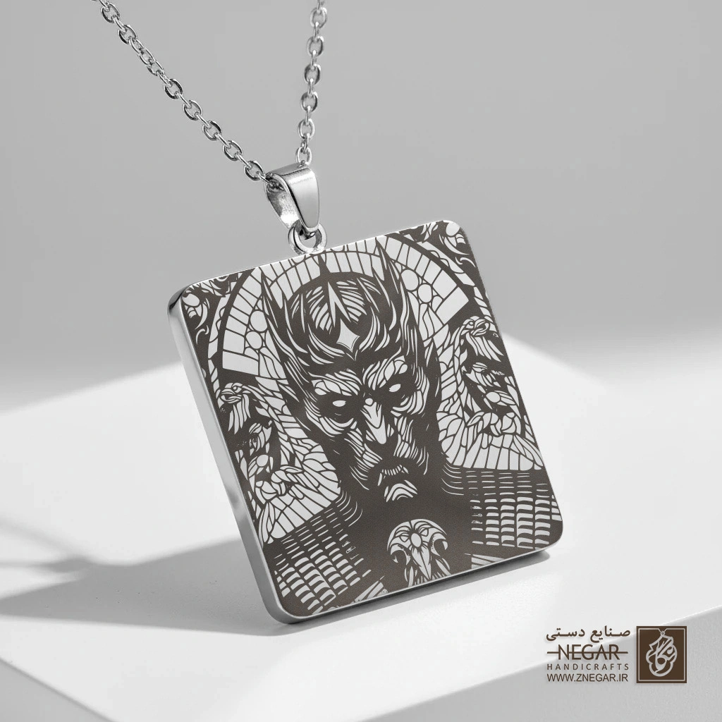 گردنبند طرح نایت کینگ (نمای روبرو) (حکاکی لیزری فایبر، مدل قاب مربع) کد 501393