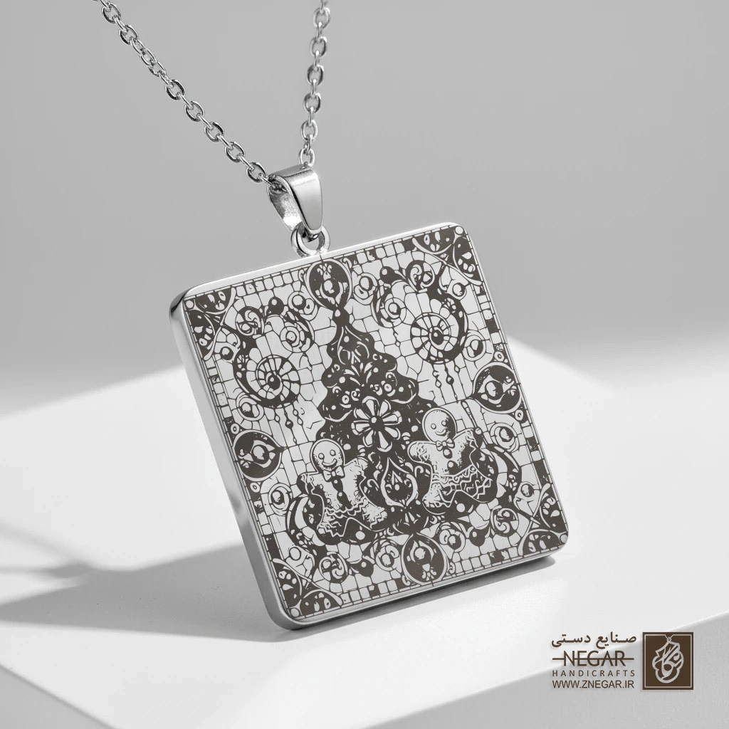 گردنبند طرح درخت کریسمس و زنجبیل (حکاکی لیزری فایبر، مدل قاب مربع) کد 501438