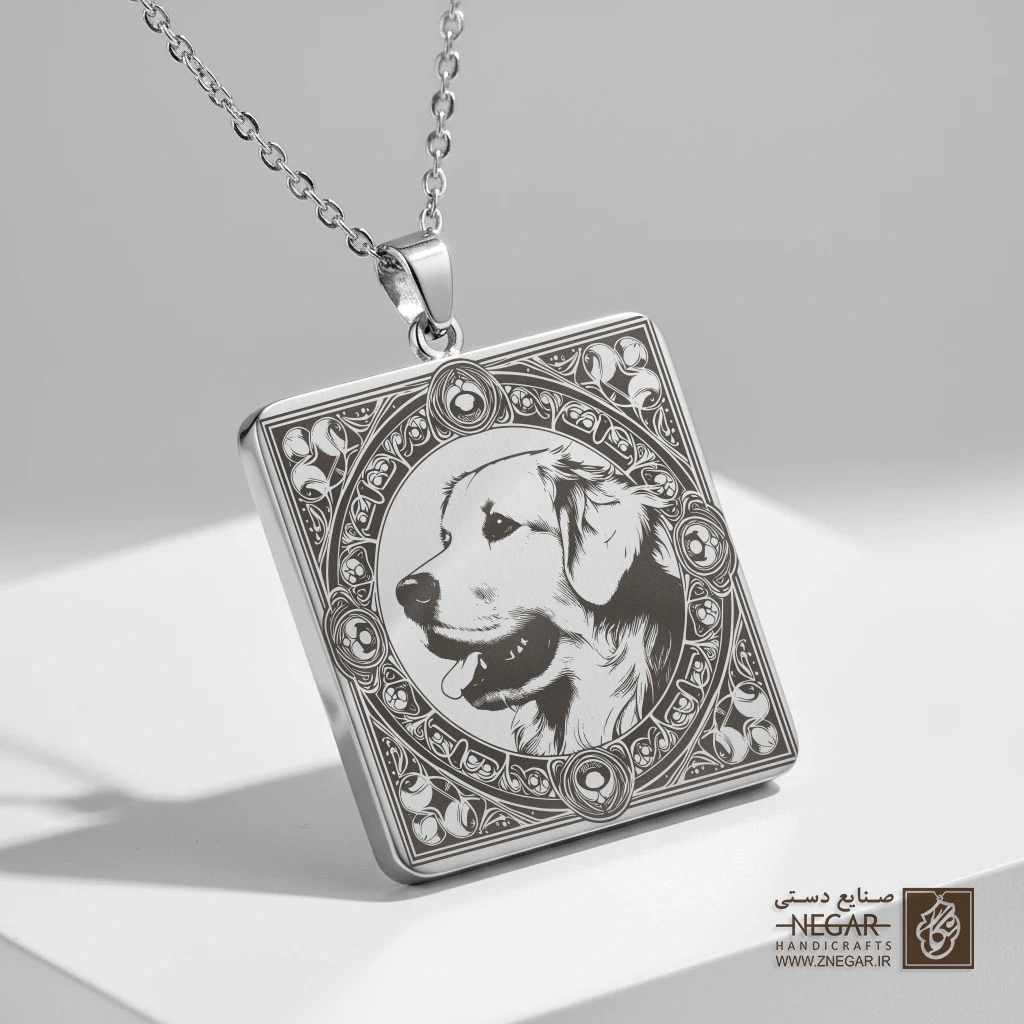 گردنبند طرح چهره گلدن رتریور مدرن (حکاکی لیزری فایبر، مدل قاب مربع) کد 501508