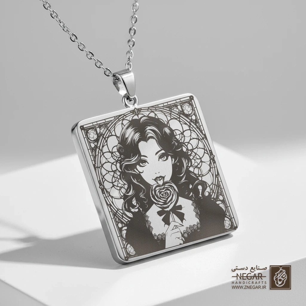 گردنبند طرح دختر خون‌آشام مدرن (حکاکی لیزری فایبر، مدل قاب مربع) کد 501514