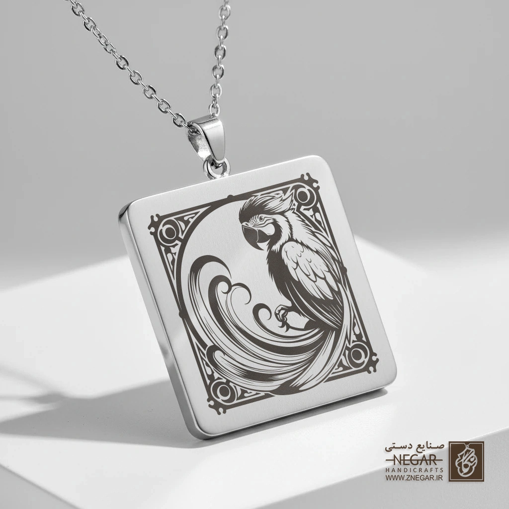 گردنبند طرح طوطی با نقوش انتزاعی (حکاکی لیزری فایبر، مدل قاب مربع) کد 501529