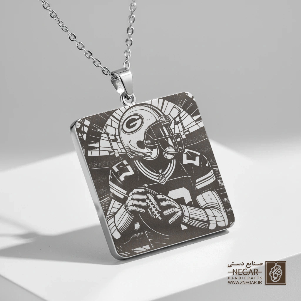 گردنبند طرح بازیکن گرین بی پکرز (حکاکی لیزری فایبر، مدل قاب مربع) کد 501542