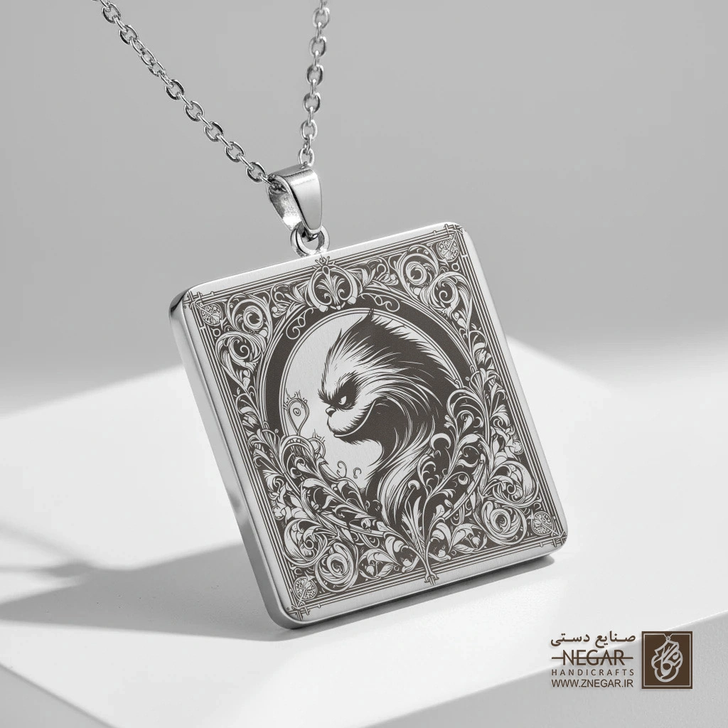 گردنبند طرح سر گرینچ در قاب بیضی (حکاکی لیزری فایبر، مدل قاب مربع) کد 501557
