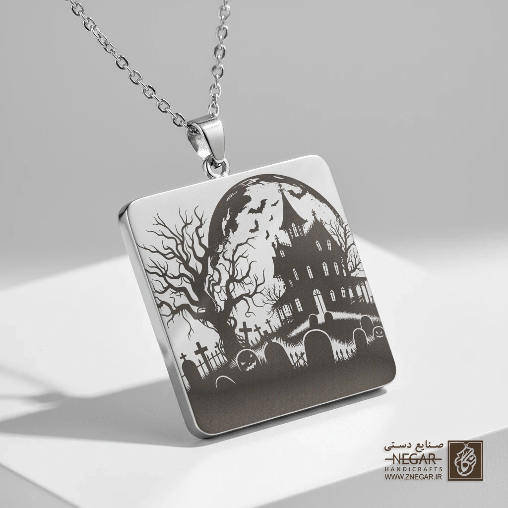 گردنبند طرح خانه متروکه نمای نزدیک (حکاکی لیزری فایبر، مدل قاب مربع) کد 501626