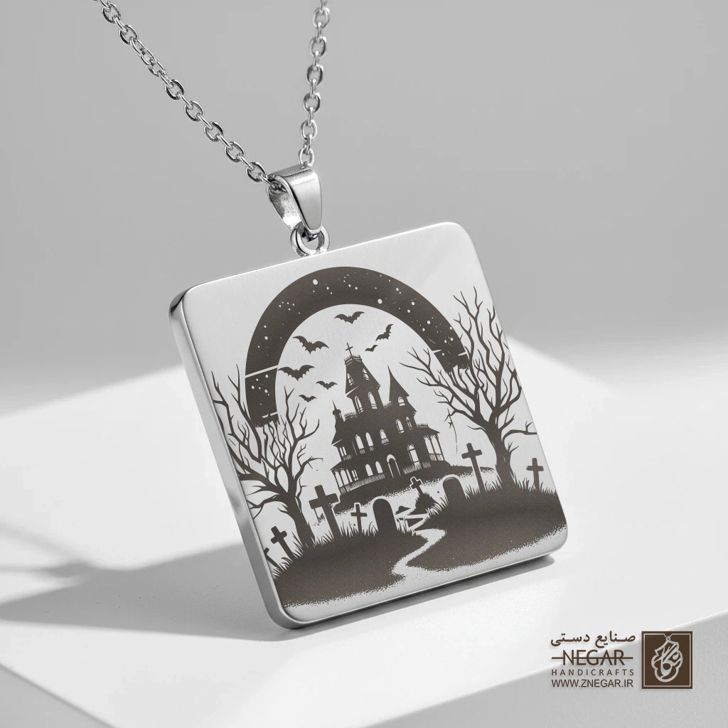 گردنبند طرح عمارت متروکه در قاب قوس‌دار (حکاکی لیزری فایبر، مدل قاب مربع) کد 501628