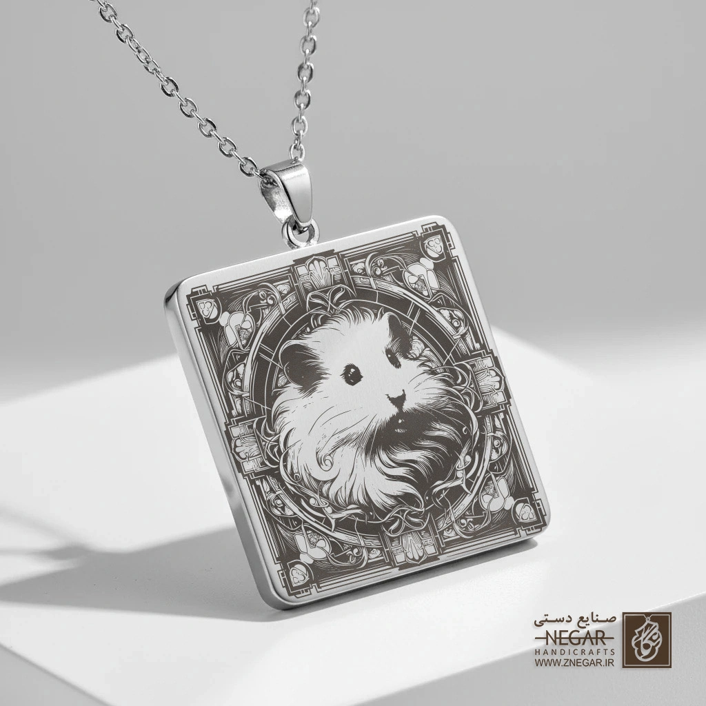 گردنبند طرح چهره همستر رئال (حکاکی لیزری فایبر، مدل قاب مربع) کد 501733