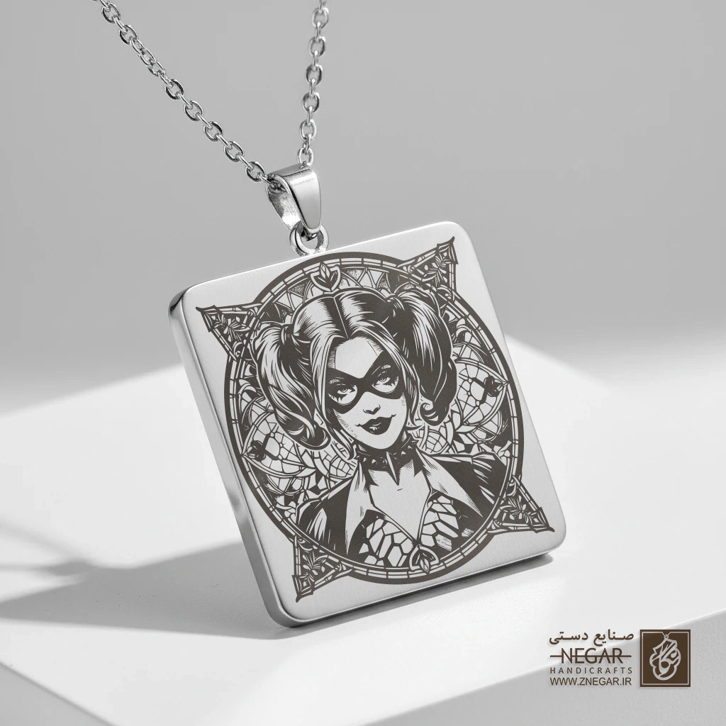 گردنبند طرح هارلی کوئین (Harley Quinn) (حکاکی لیزری فایبر، مدل قاب مربع) کد 501775