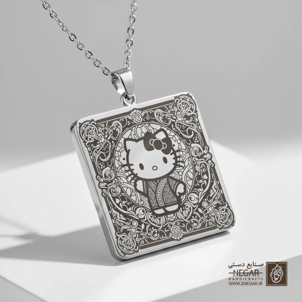 گردنبند طرح هلو کیتی در قاب اسلیمی (حکاکی لیزری فایبر، مدل قاب مربع) کد 501829