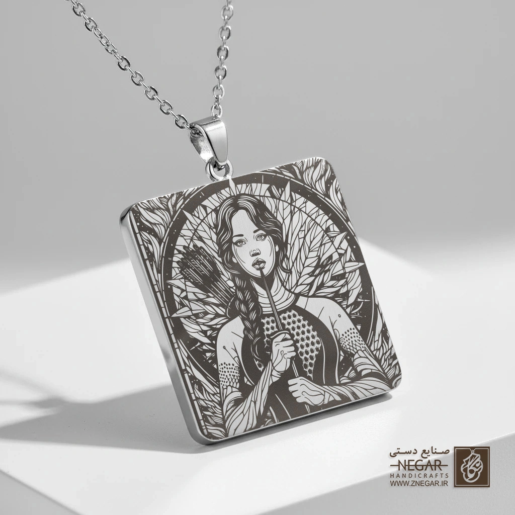گردنبند طرح کتنیس اوردین با کمان (حکاکی لیزری فایبر، مدل قاب مربع) کد 501904