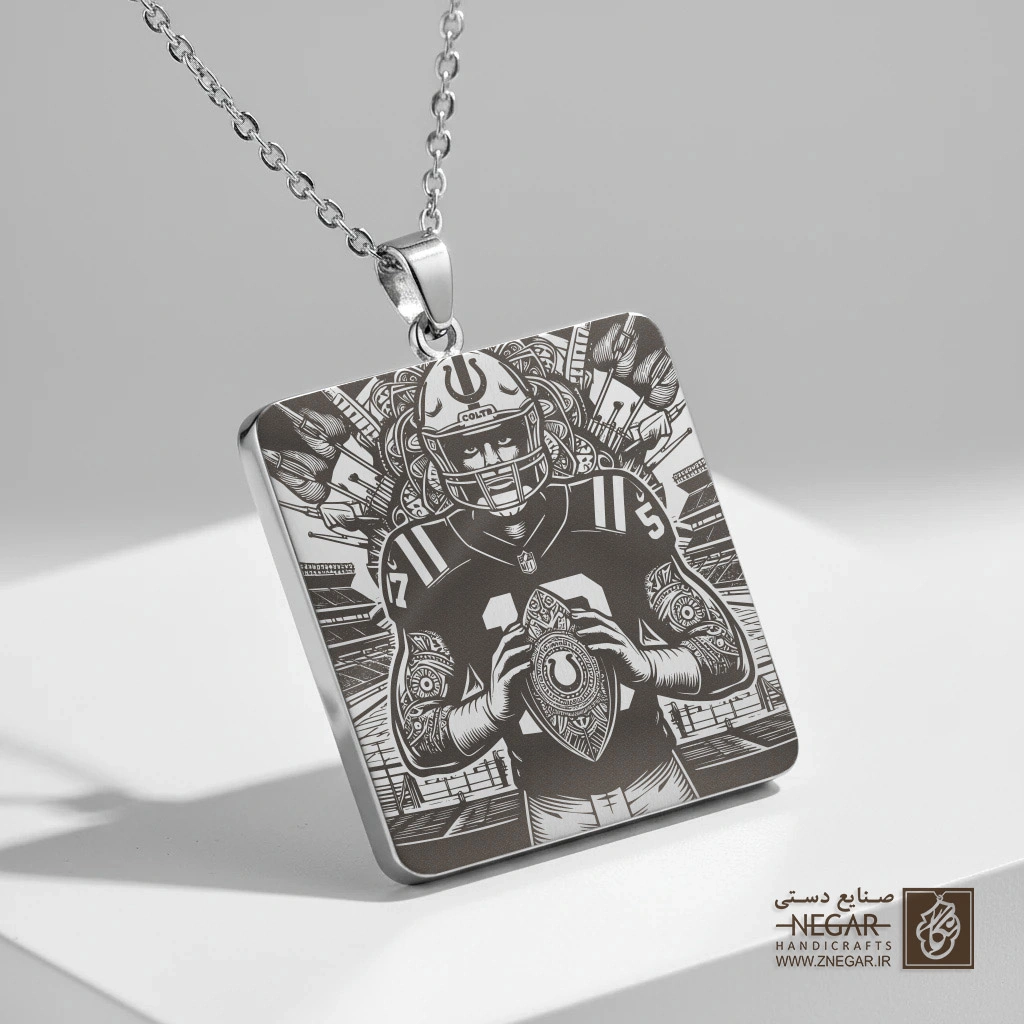 گردنبند طرح بازیکن  کولتز (حکاکی لیزری فایبر، مدل قاب مربع) کد 501943