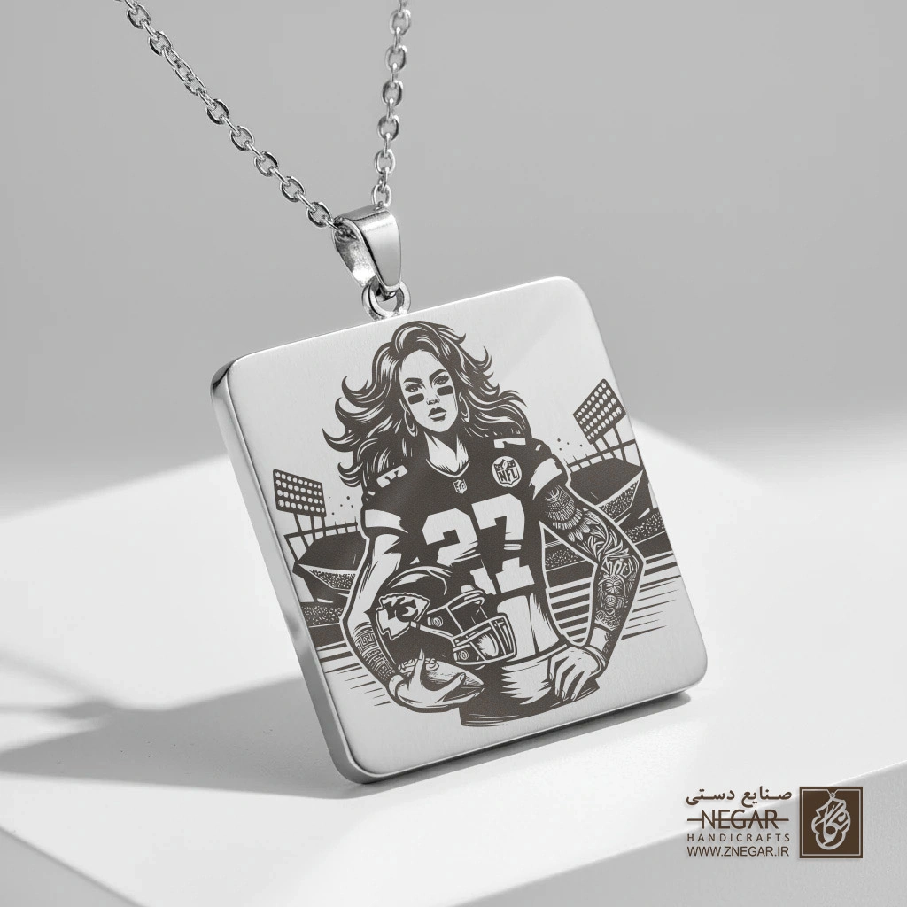 گردنبند طرح کلکسیونی تیم چیفس (حکاکی لیزری فایبر، مدل قاب مربع) کد 502032