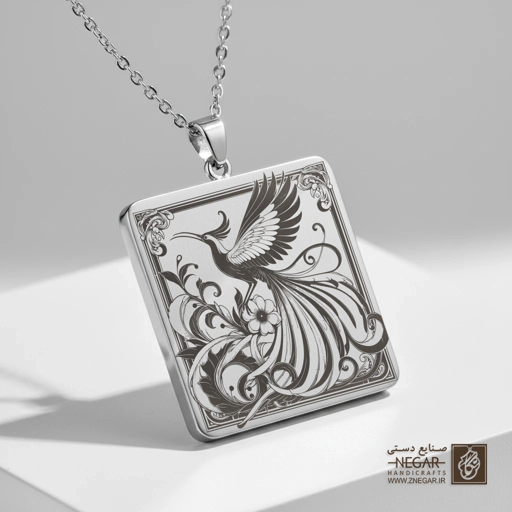 گردنبند طرح پرنده و گل‌های بهاری (حکاکی لیزری فایبر، مدل قاب مربع) کد 502217