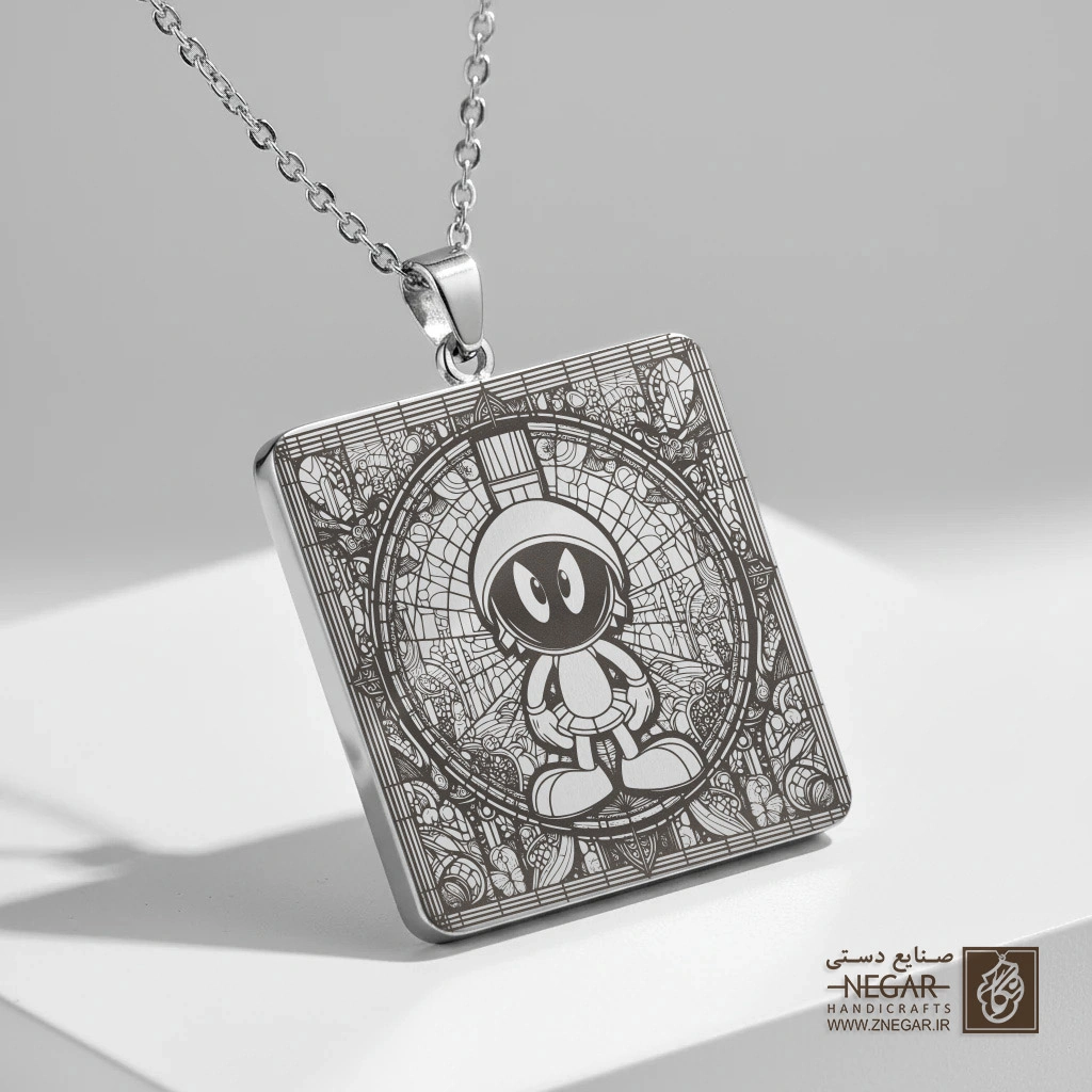گردنبند طرح مروین مریخی متقارن (حکاکی لیزری فایبر، مدل قاب مربع) کد 502224