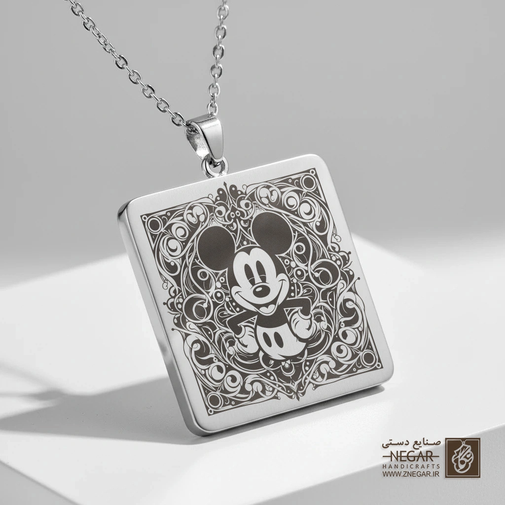 گردنبند طرح میکی موس فانتزی (حکاکی لیزری فایبر، مدل قاب مربع) کد 502263