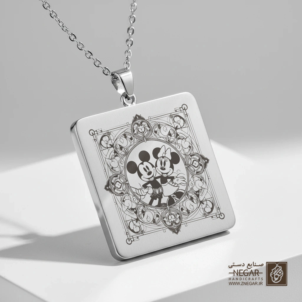 گردنبند طرح میکی و مینی (حکاکی لیزری فایبر، مدل قاب مربع) کد 502273