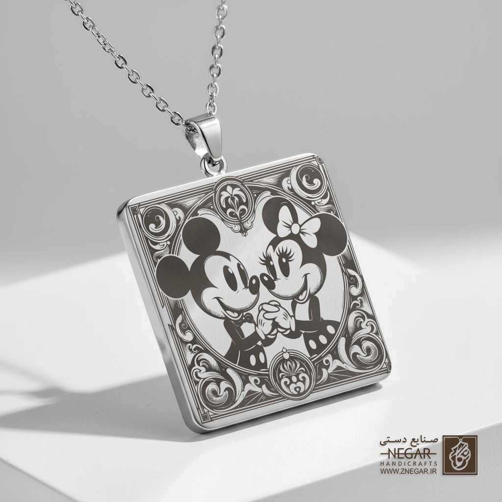 گردنبند طرح زوج میکی و مینی (حکاکی لیزری فایبر، مدل قاب مربع) کد 502282