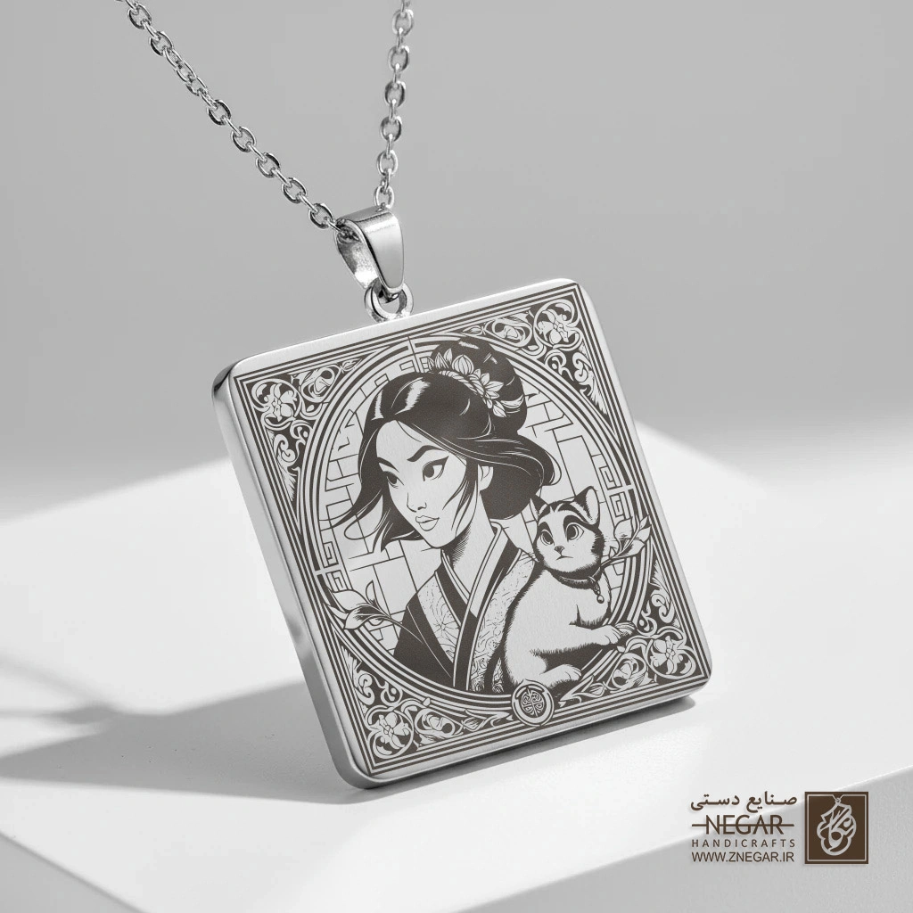 گردنبند طرح مولان و گربه (موشو) (حکاکی لیزری فایبر، مدل قاب مربع) کد 502392