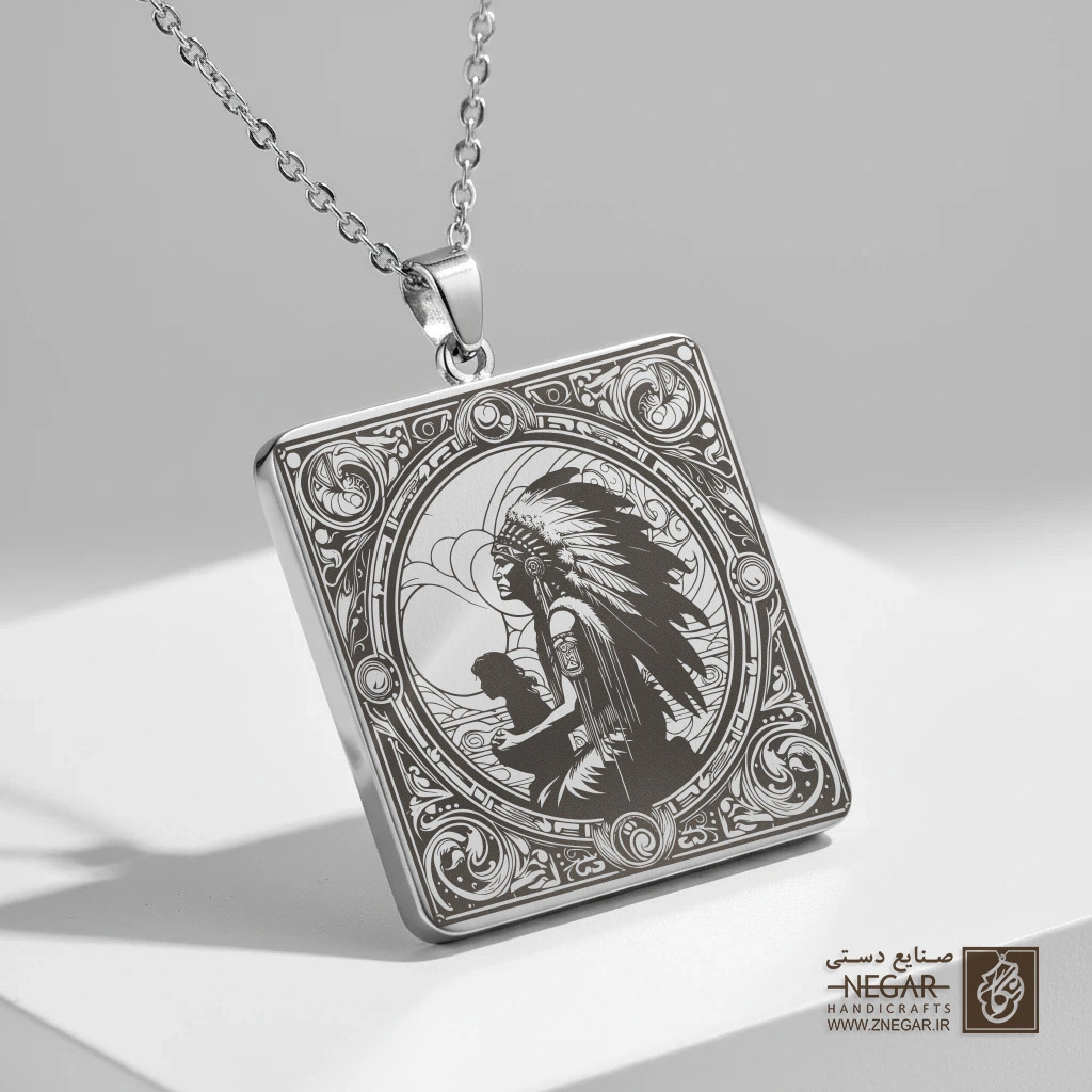 گردنبند طرح پرتره کلاسیک بومیان (حکاکی لیزری فایبر، مدل قاب مربع) کد 502421